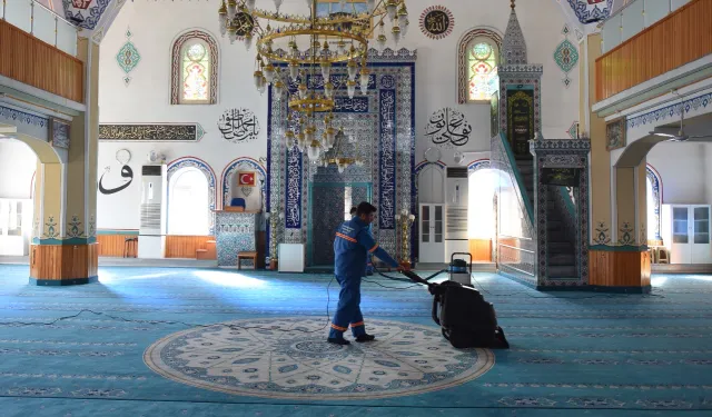 Bursa Yıldırım'ın camilerinde temizliğe devam