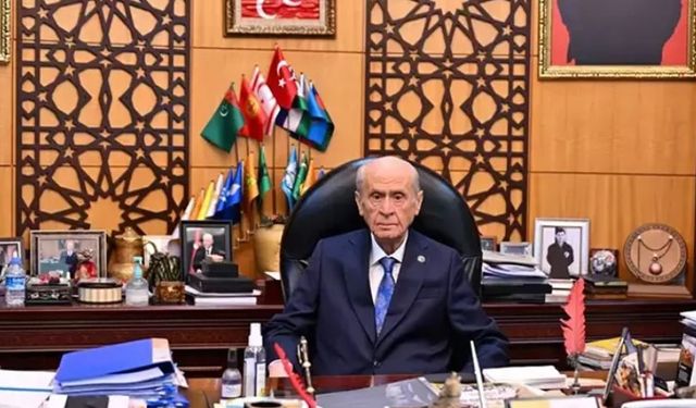 Bahçeli mesaiye döndü: İlk durak Türkeş'in Anıt Mezarı oldu