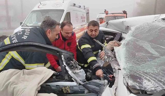 Burdur’da zincirleme kaza: 2 yaralı, 1’i ağır