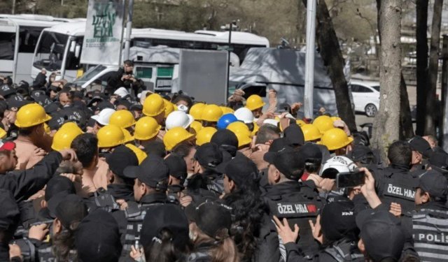 Madencilerin yürüyüşüne polis engeli