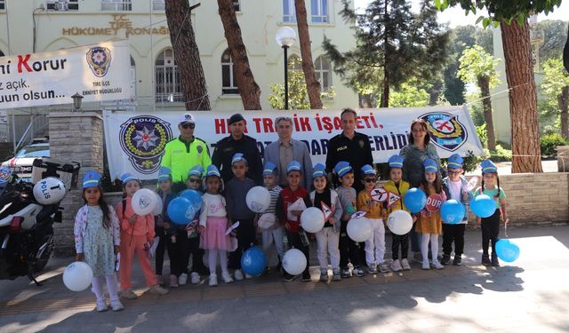 Tire’de Trafik Haftası’na Anlamlı Kutlama: Protokol ve Çocuklar El Ele
