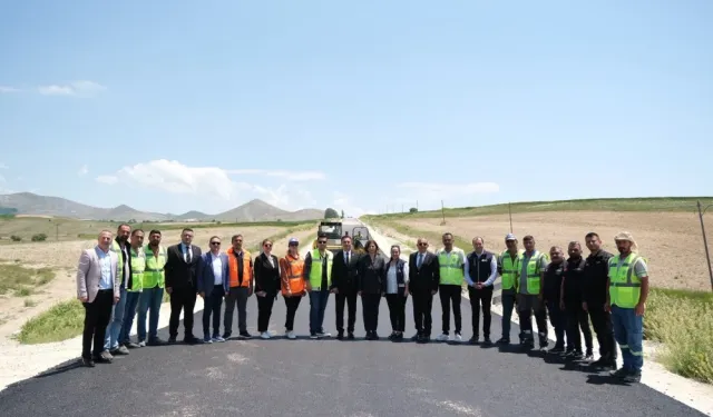 Eskişehir'de Sivrihisar-Çeltik yolunda asfalt çalışması