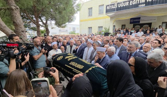 Eski başkan Burhan Özfatura son yolculuğuna uğurlandı