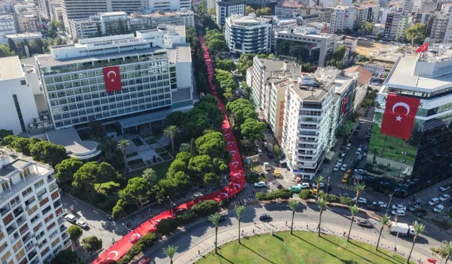 9 Eylül ruhu İzmir sokaklarında