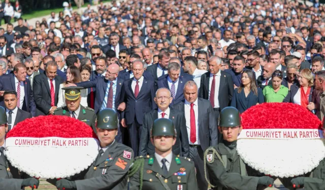 CHP'nin 103. kuruluş yıl dönümünde Anıtkabir'de anlamlı tören