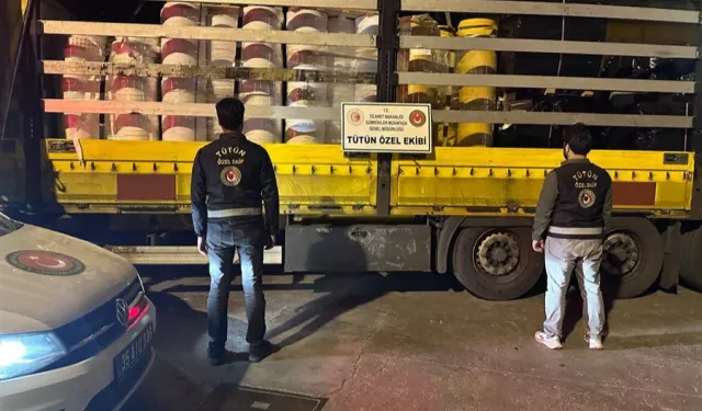 İzmir'de kaçak sigara fabrikasına baskın! Ele geçirilenlerin değeri 125 milyon TL'yi aştı