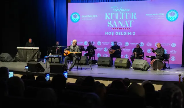Trabzon'da türkü şöleni! Esat Kabaklı'ya büyük ilgi