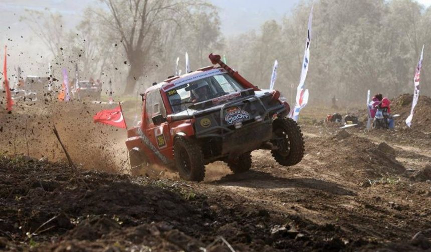 Off Road'da adrenalin tavan yaptı