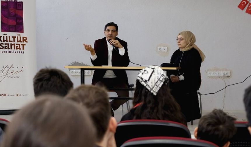Sakaryalı yazarlar şehrinin gençleriyle buluştu