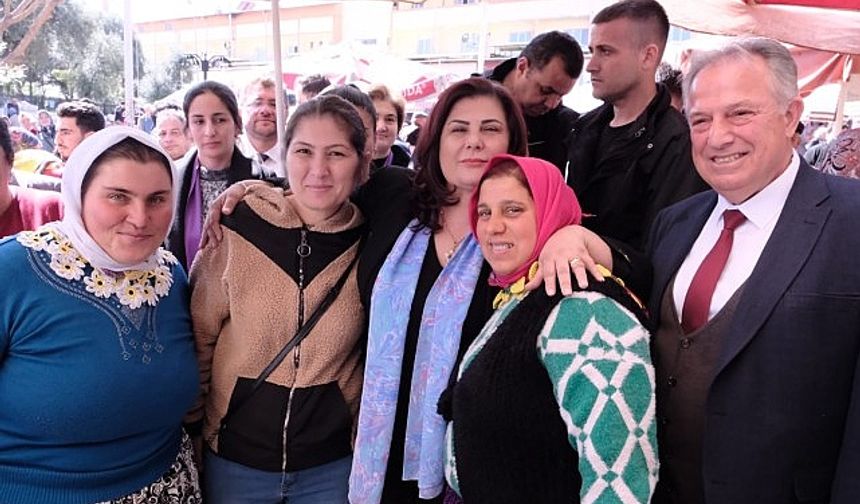 Özlem Çerçioğlu, Karacasu'da pazar esnafını ziyaret etti