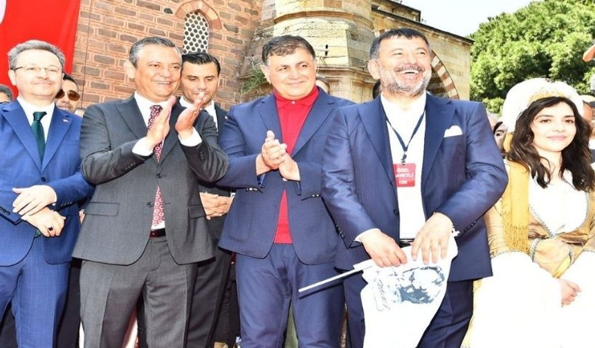 İZBB Cemil Tugay Manisa Mesir Macunu Festivali'ne katıldı