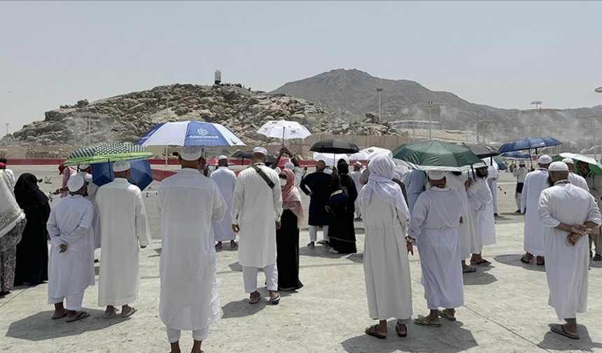 Diyanet, 84 bin 942 hacı adayını otobüslerle  Arafat'a taşıyacak