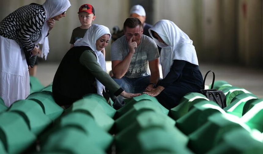 Srebrenitsa katliamı nedir? 8 bin Boşnak sivilin hayatını kaybettiği Srebrenitsa katliamı neler yaşandı