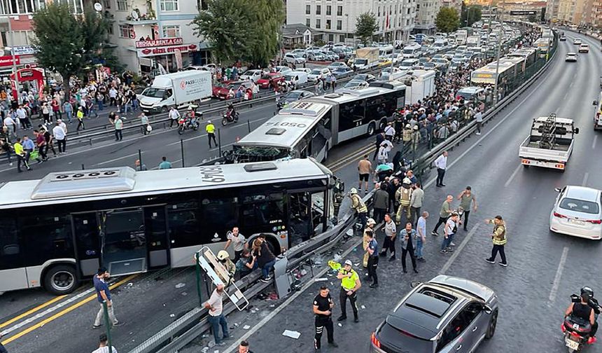 İstanbul'da metrobüs kazası