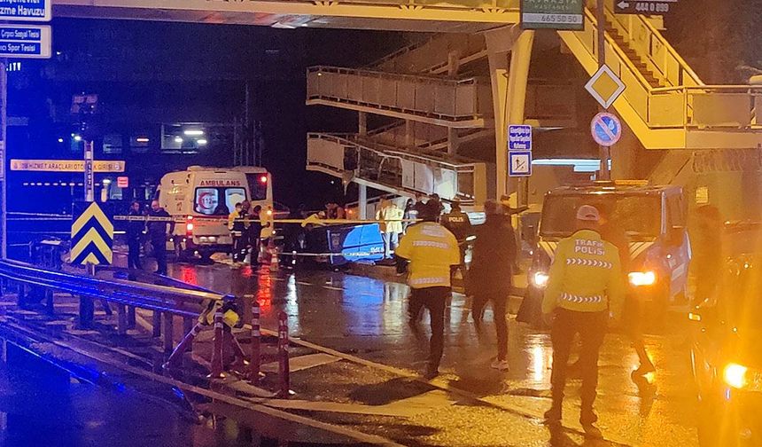 İstanbul'da polis aracına İETT otobüsü çarptı, 1 polis memuru şehit oldu