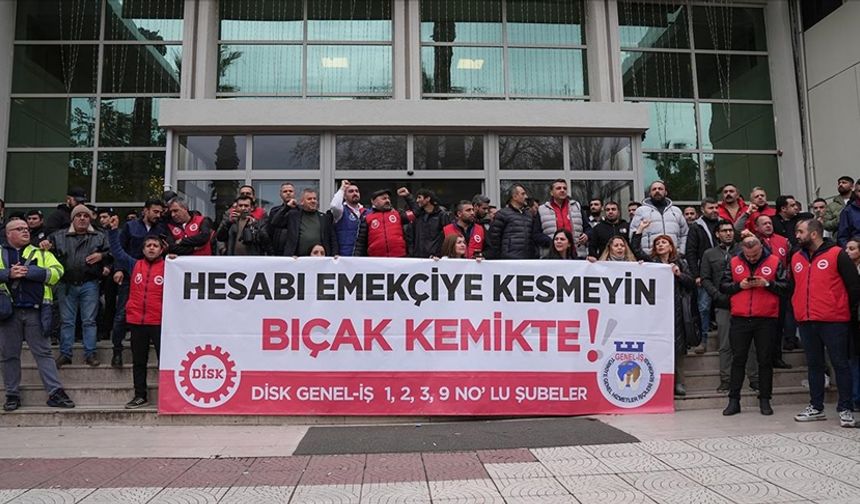 İzmir Büyükşehir Belediyesi’nde maaş krizi: İşçiler eylem yaptı