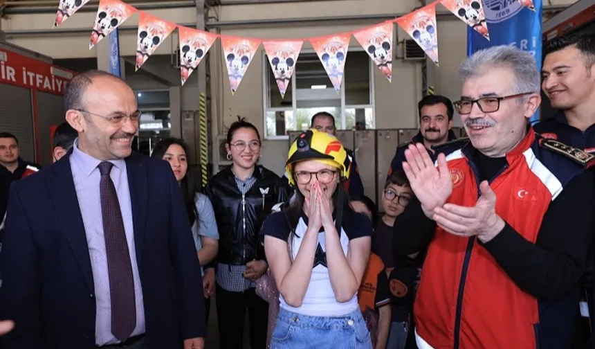 Kayseri itfaiyesinden Aleyna'ya 'özel' kutlama