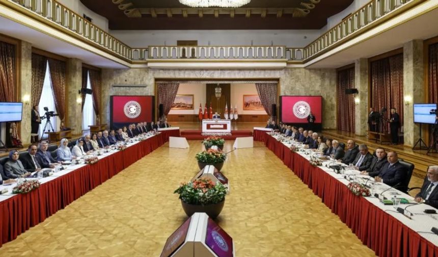 Komisyonda Gerginlik: DEM Parti Toplantıdan Ayrıldı
