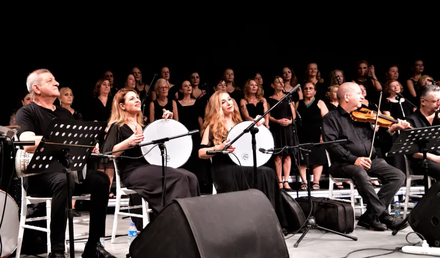 Atatürk’ün sevdiği şarkılar Bornova’da yankılandı