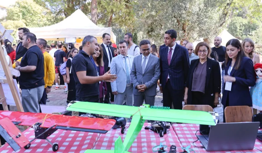 DEÜ’de 'Bilim Şenliği' coşkusu