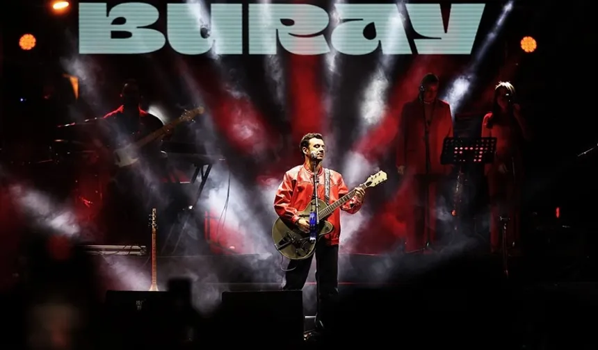 Denizli'de Cumhuriyet coşkusu Buray konseriyle zirveye ulaştı