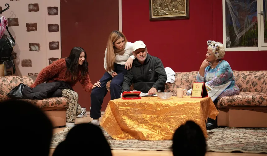 Ankara Keçiören'de 'Babam Geri Döndü' güldürdü