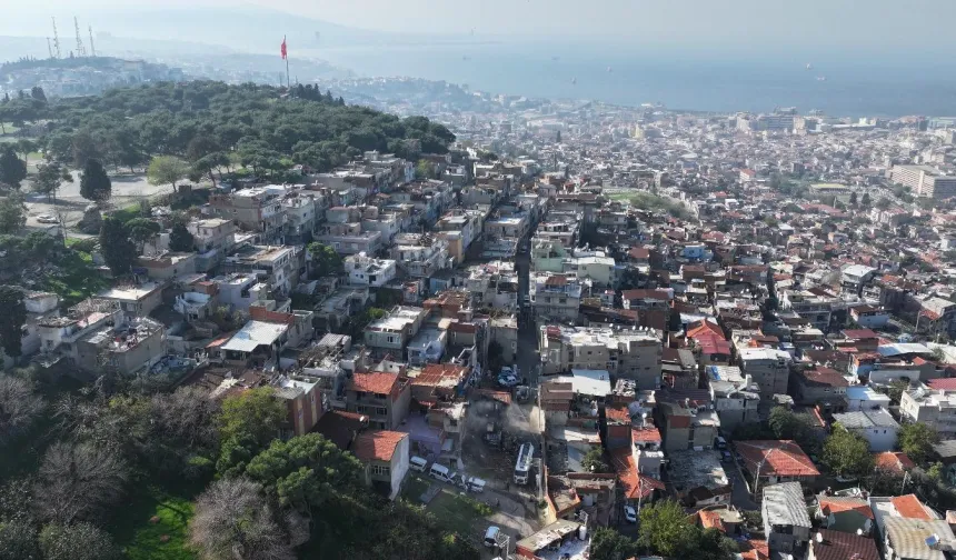 İzmir Kadifekale'de tahliye ve yıkımlar sürüyor